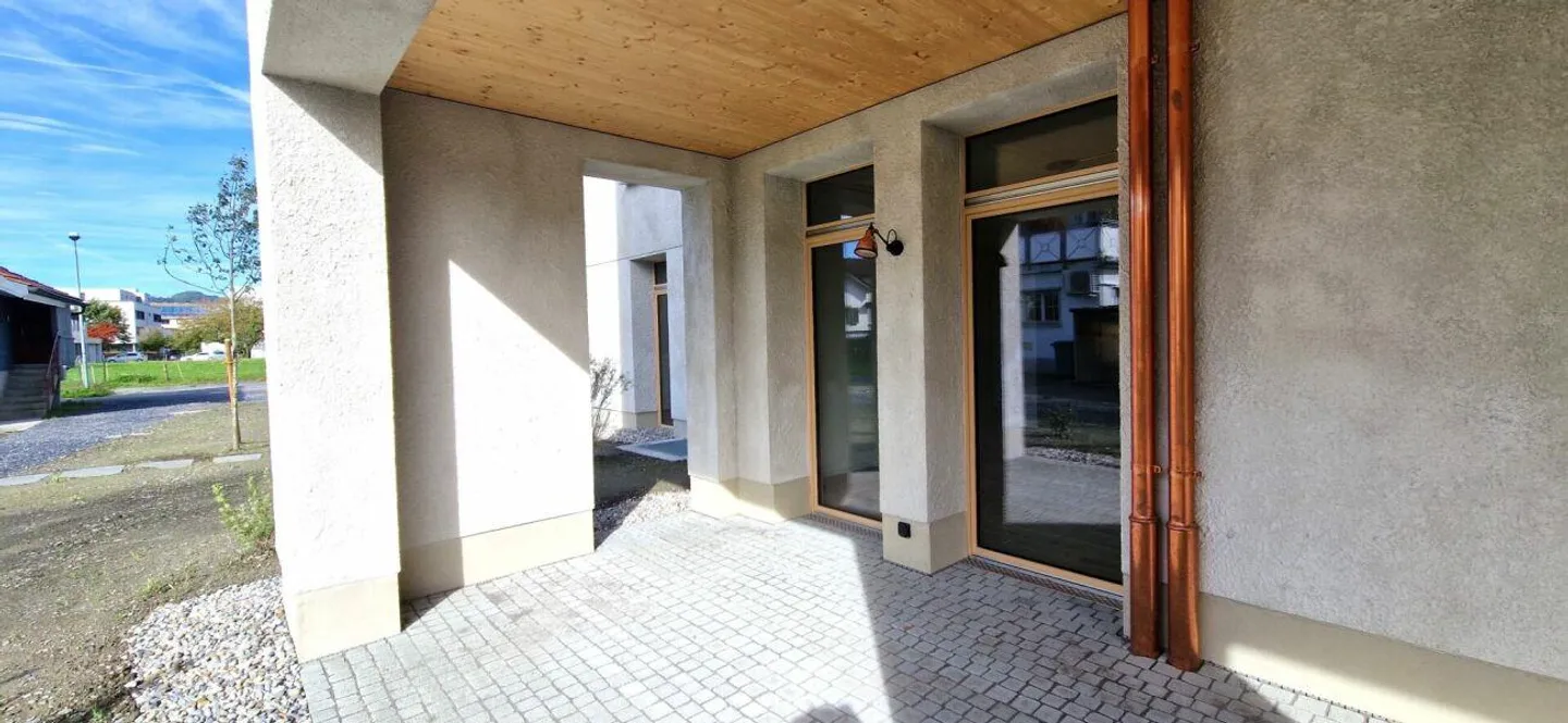 Bell'appartamento con giardino in posizione centrale - Foto 8 di 12