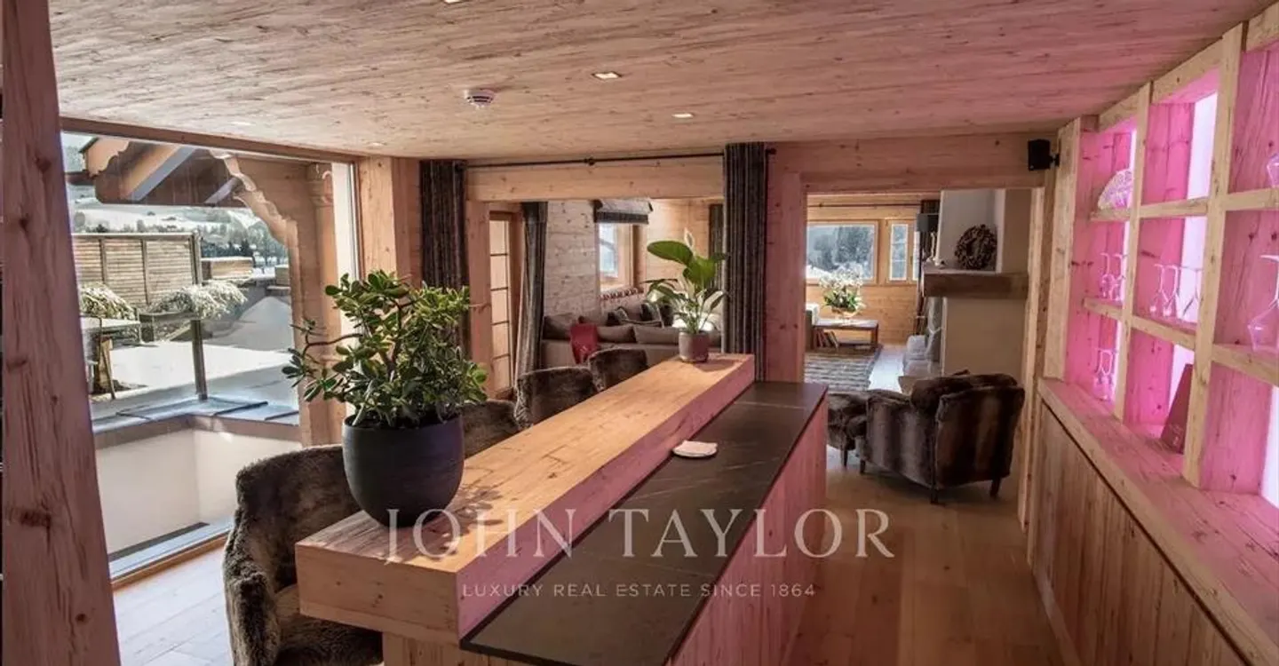 Apartment - Photo 8 of 13