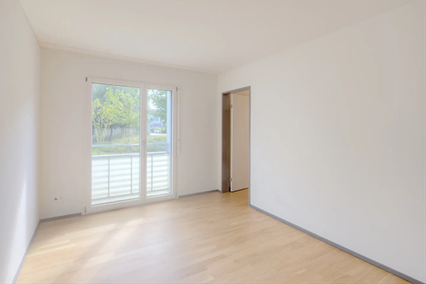 Spacious Apartment with Loggia - Photo 5 of 7