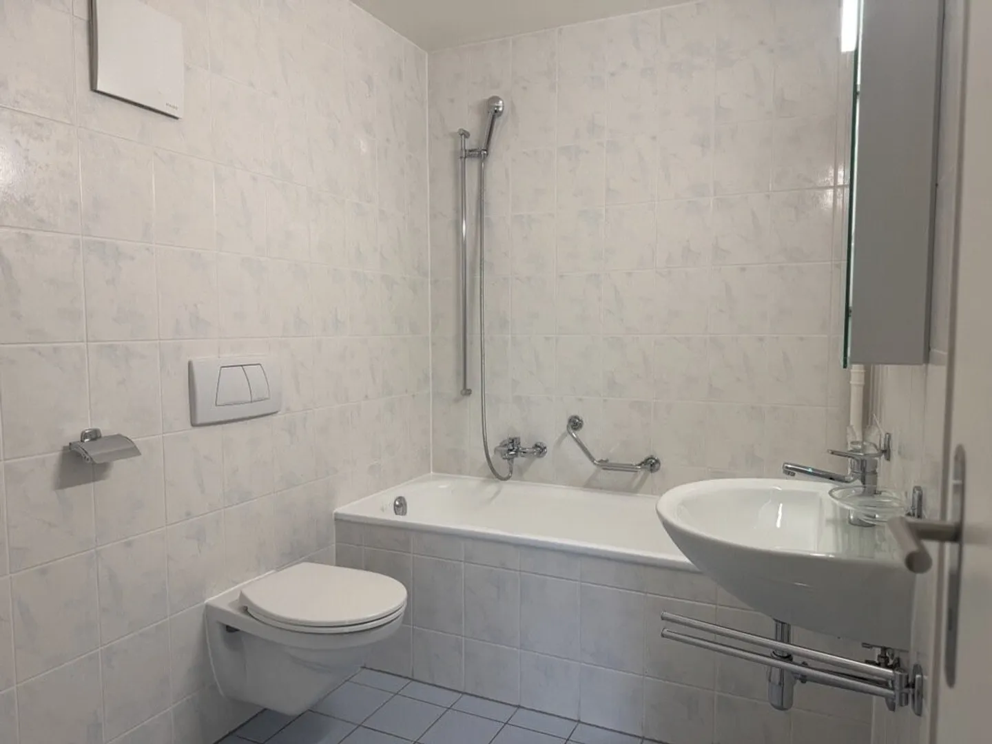 Schöne Wohnung in Chailly - Ruhiges und grünes Viertel - Foto 5 von 6
