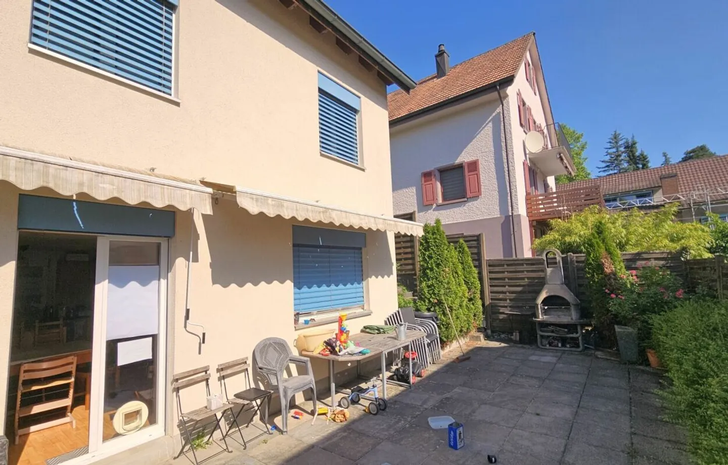 Maison de ville d'angle louée - RÉSERVÉE ! - Photo 3 sur 11