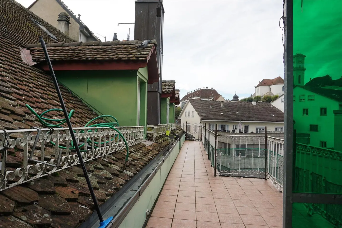 ARI-248 Pour investisseurs - Immeuble d'habitation, ancien restaurant à transformer en immeuble de rendement - Idéalement situé en zone centrale à Delémont - Photo 4 sur 13