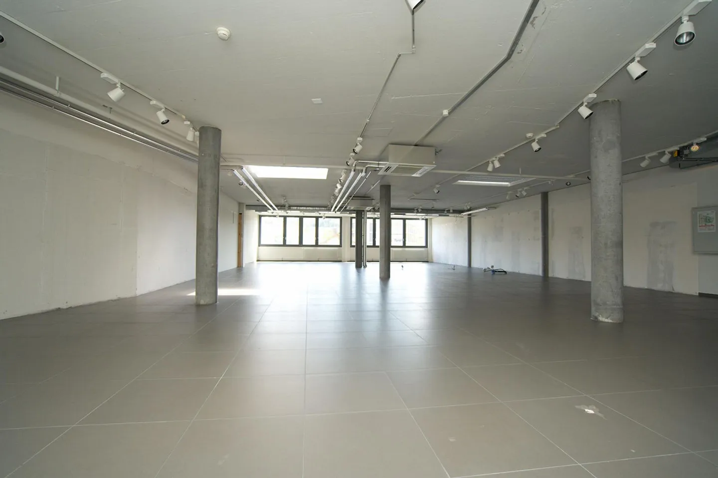 Modernes Büro in Köniz - Foto 3 von 10