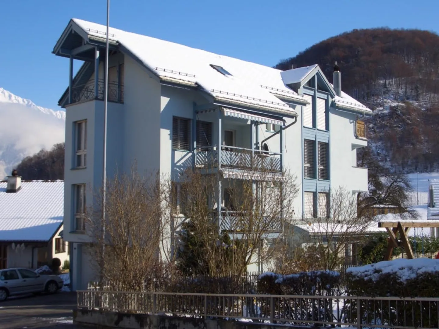 Appartement spacieux de 2 pièces au rez-de-chaussée - Photo 1 sur 5