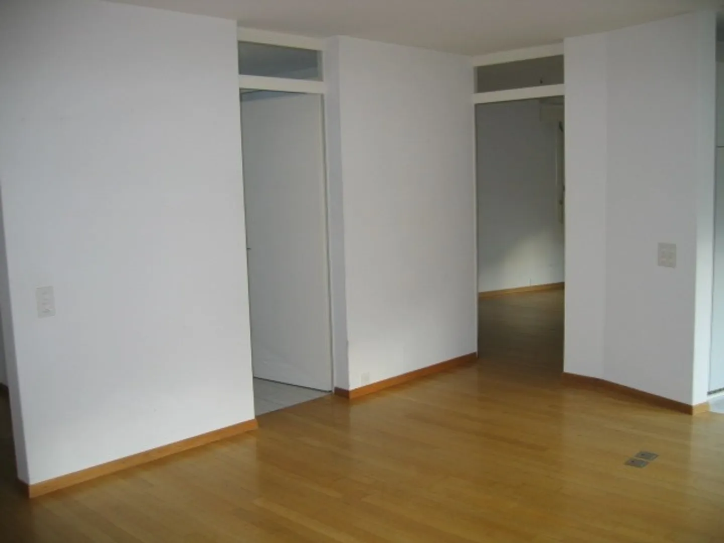 Appartement spacieux de 2 pièces au rez-de-chaussée - Photo 4 sur 5