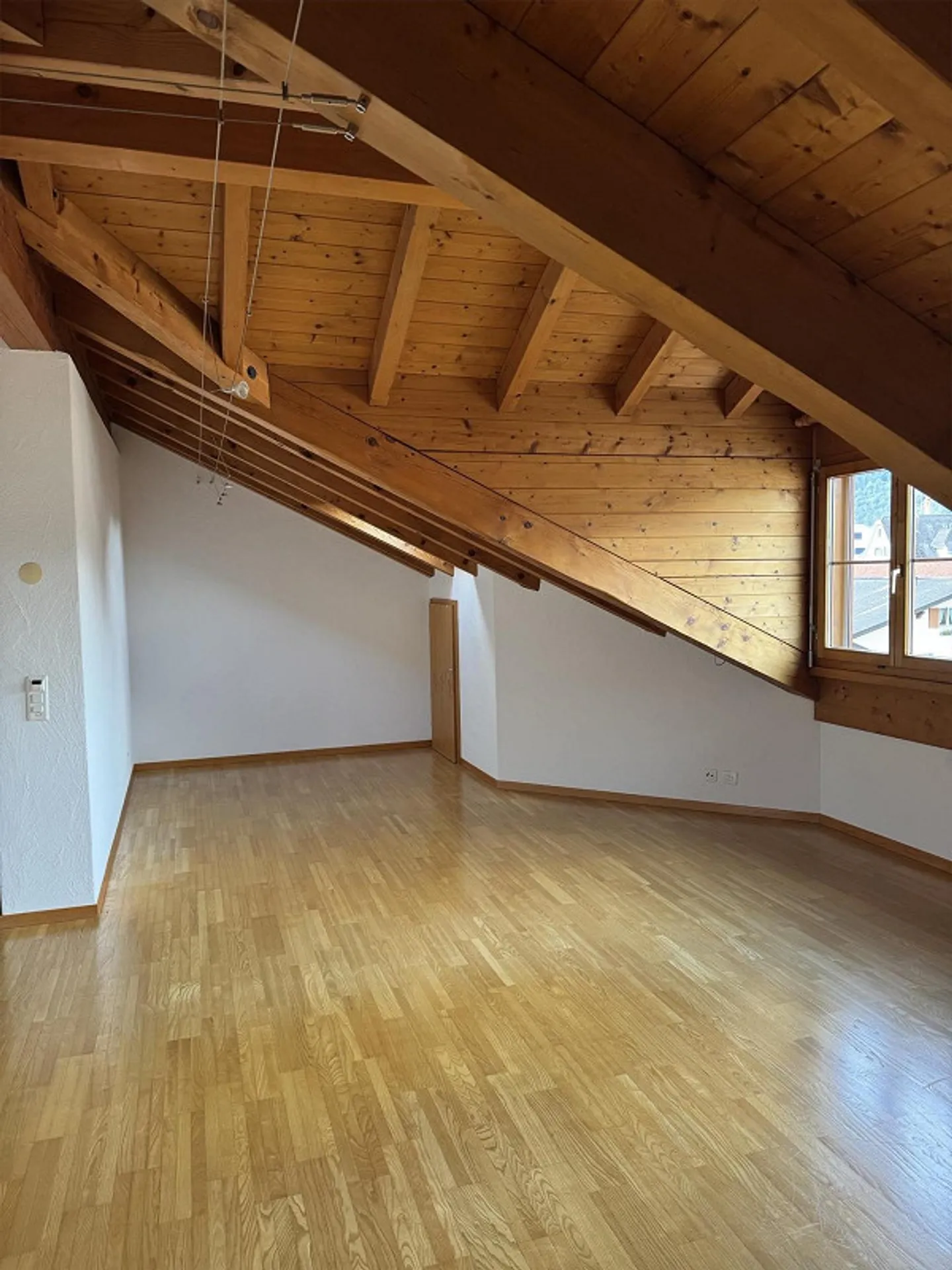 Appartement sous les combles de 3,5 pièces - Photo 2 sur 9