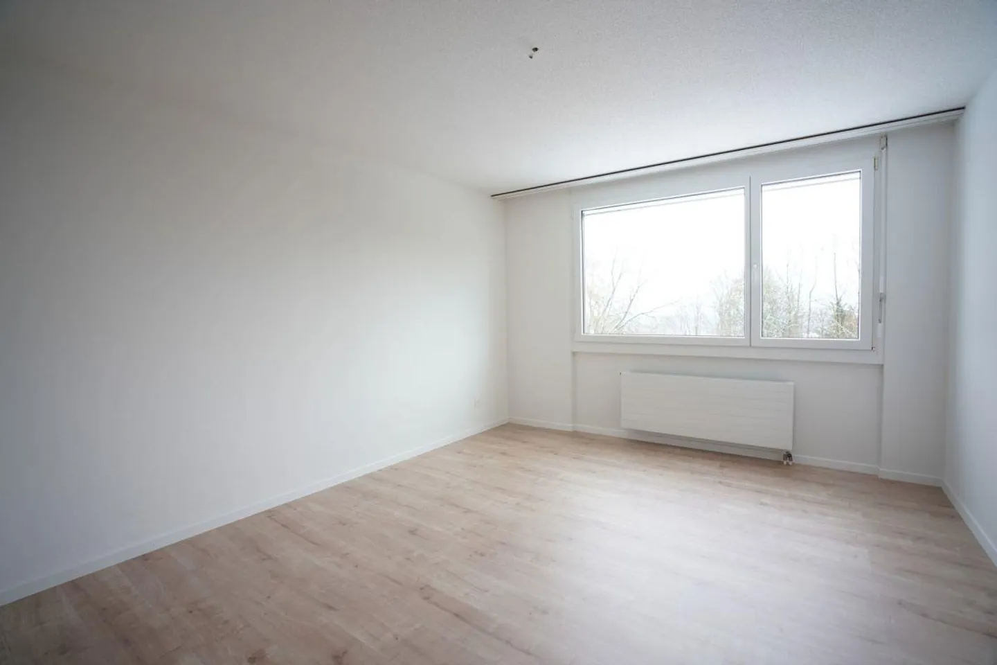 Vivere in una posizione centrale - luminoso appartamento di 3,5 stanze in affitto! - Foto 3 di 7