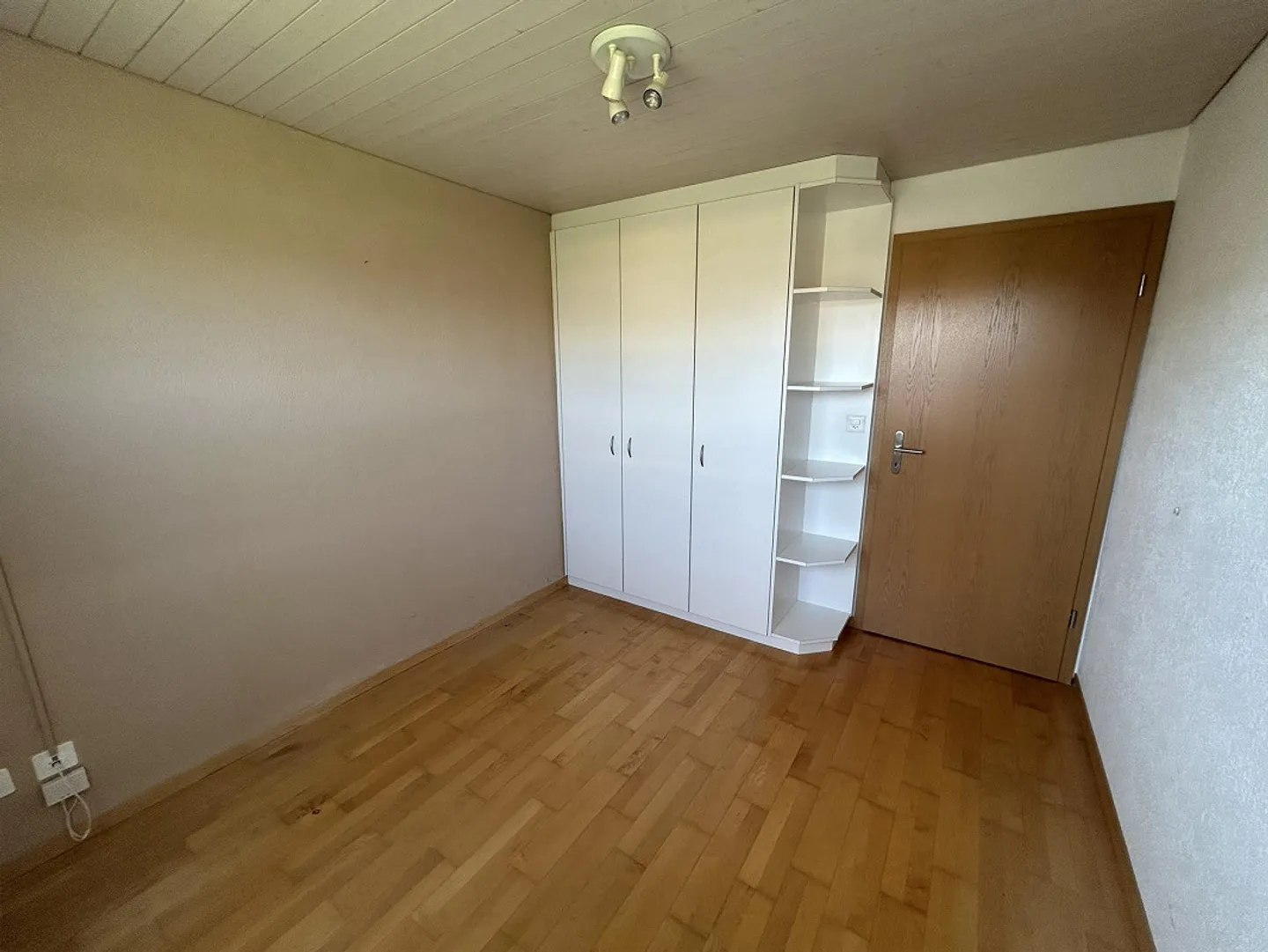 Spacious House in Beautiful Location - Photo 7 of 16