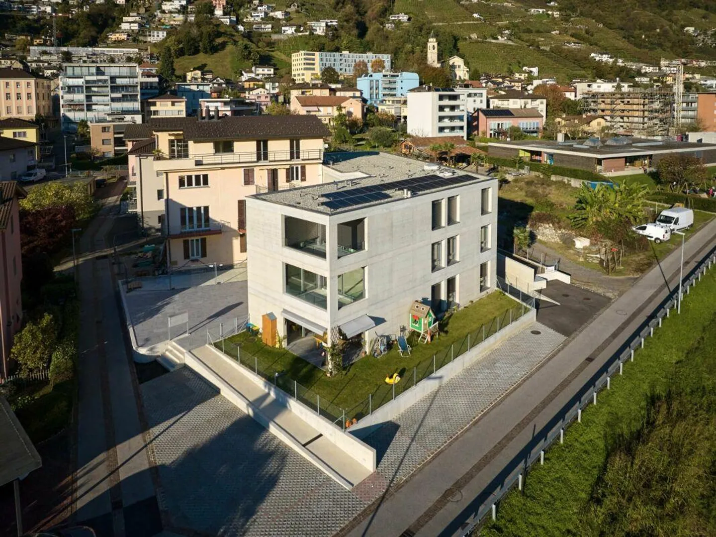 GORDOLA - Appartement moderne avec terrasses - Photo 1 sur 8