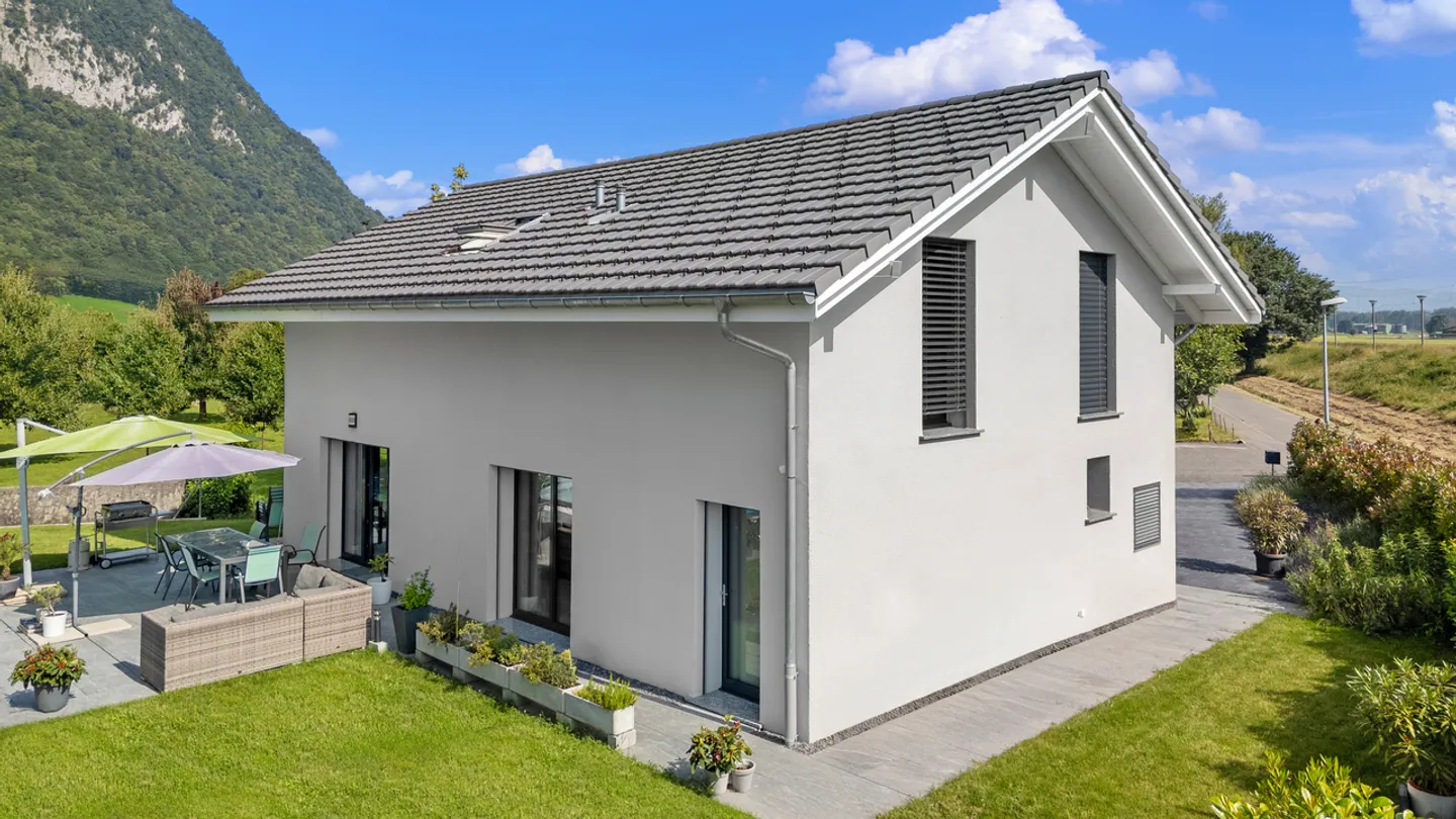 Stunning Villa with Panoramic Views - Photo 7 of 10