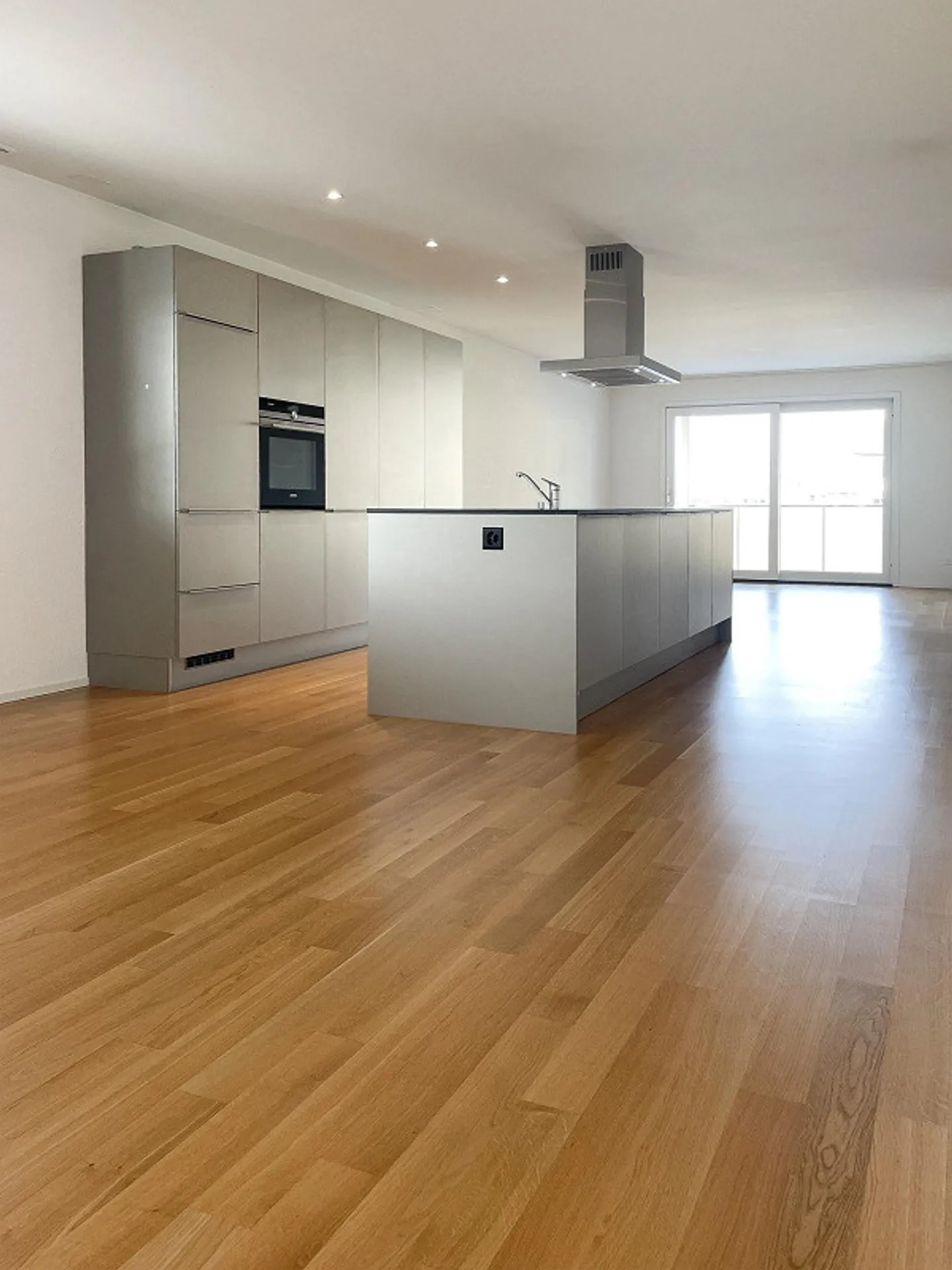 Appartamento 3.5 locali con grande terrazza - Foto 3 di 13