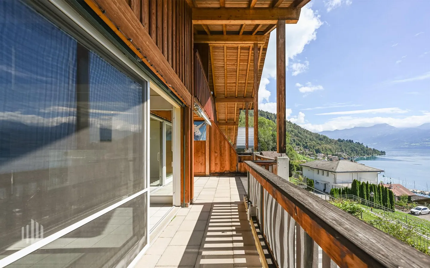 ImmoWyss - Rêve de maisonette avec vue magnifique sur le lac et le Niesen - Photo 5 sur 12