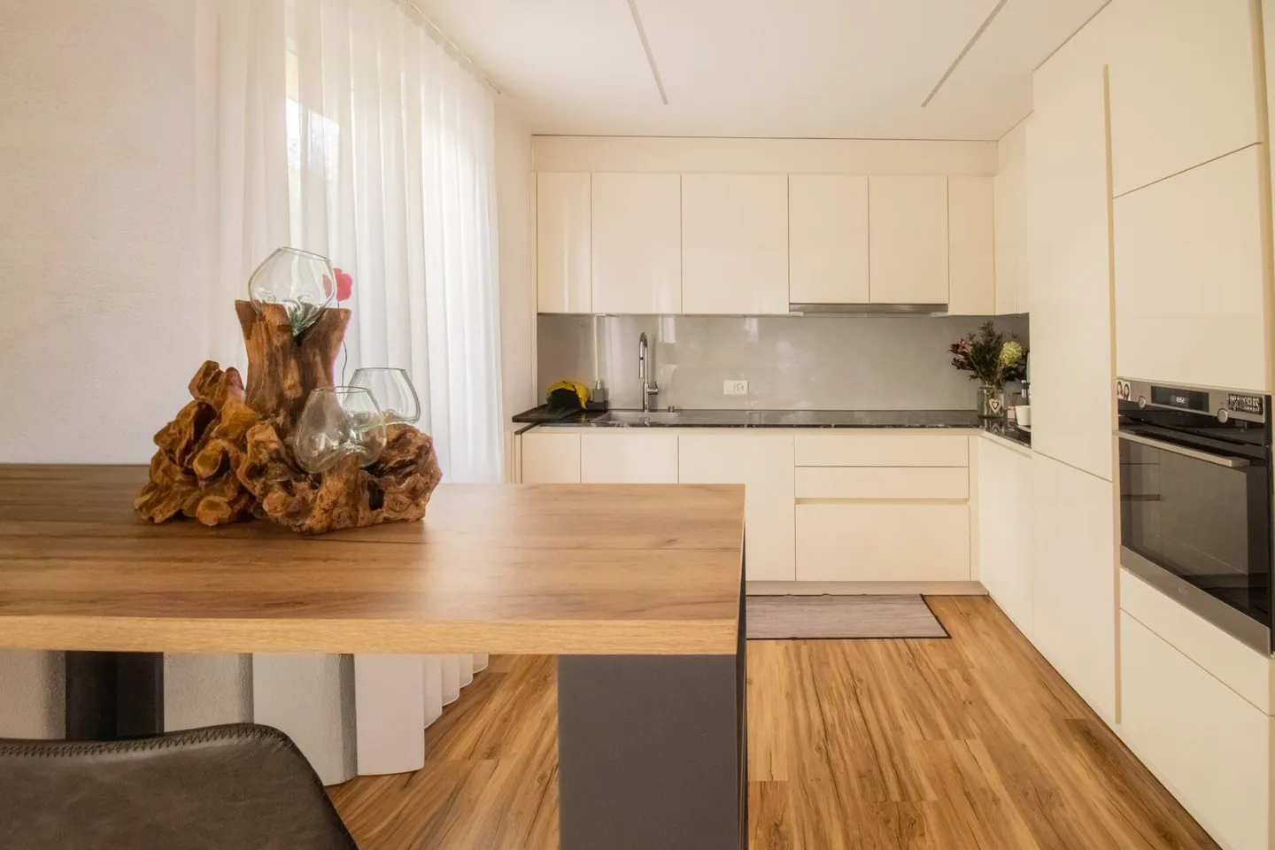 Welcome Home - Photo 3 of 10