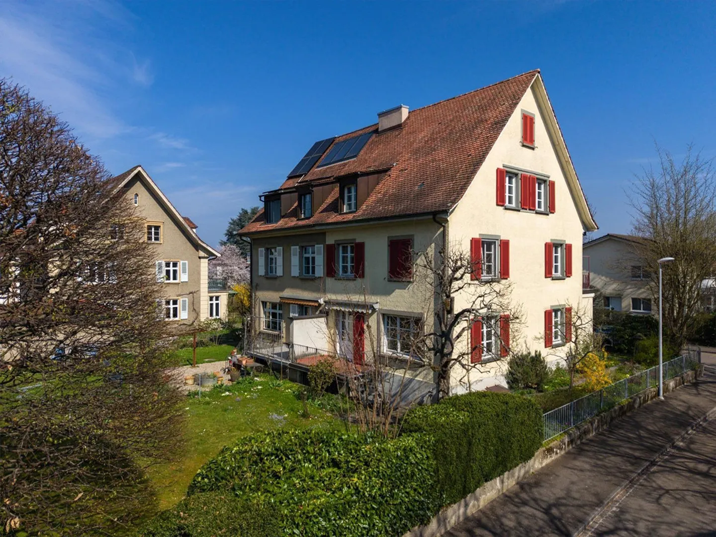 Charaktervolles Einfamilienhaus mit Garten - Foto 1 von 19