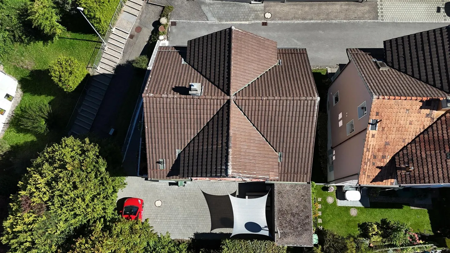 Multi-family house with 3 apartments, potential and attractive residential location - Photo 4 of 21
