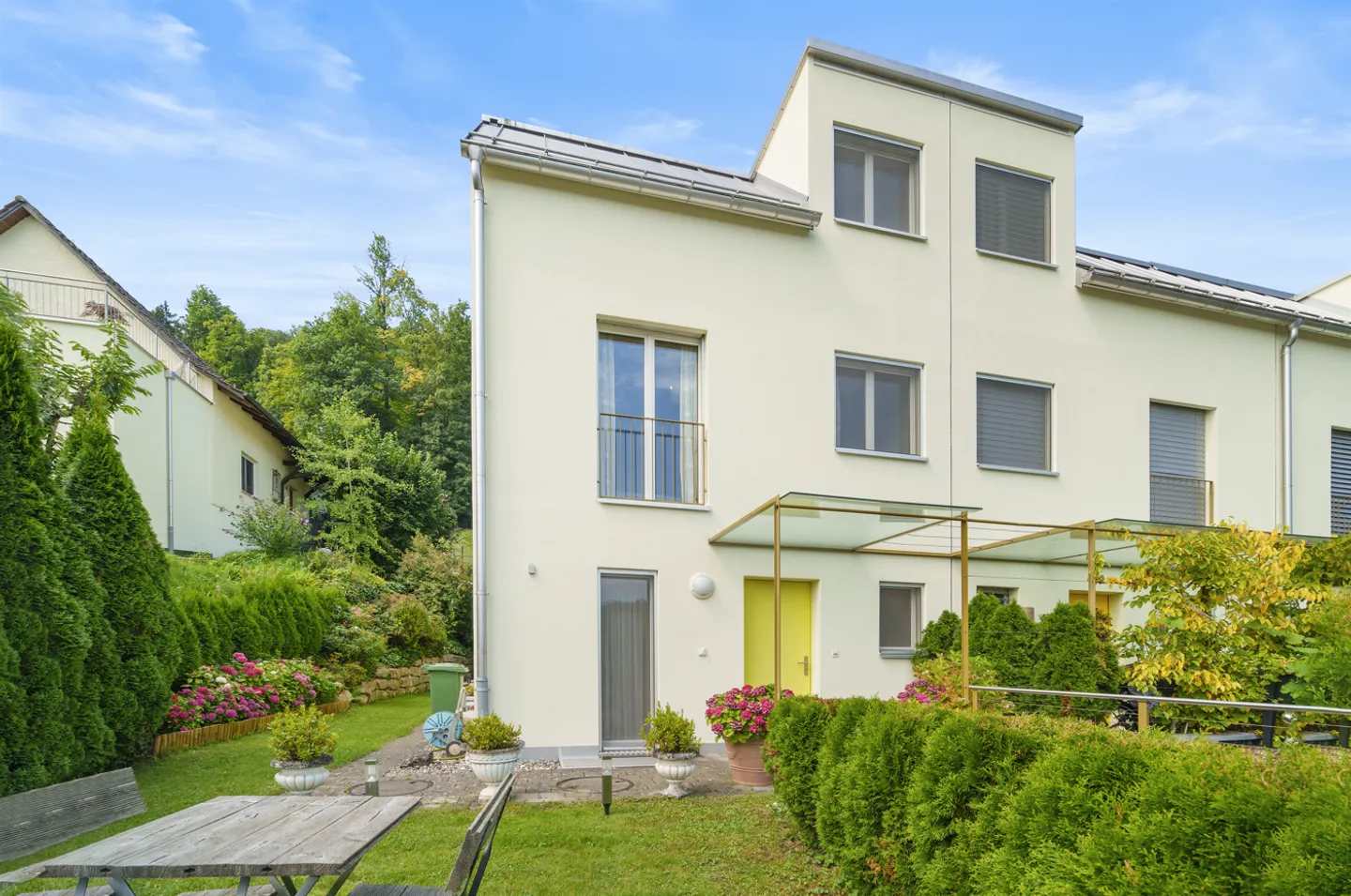 5.5-ZIMMER-REIHENECKHAUS MIT UNVERBAUBARER SICHT AUF DEN WILDNISPARK - Foto 2 von 6