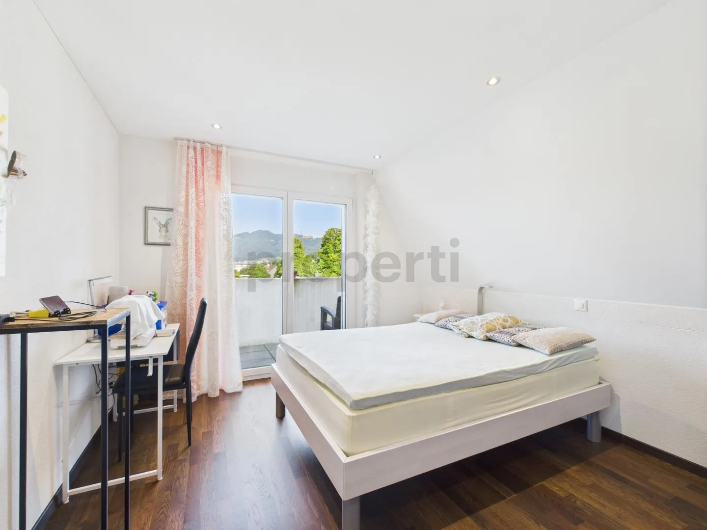 Exclusive penthouse apartment with 40 m² roof terrace & winter garden - Privacy, comfort in Widnau - Photo 5 of 11