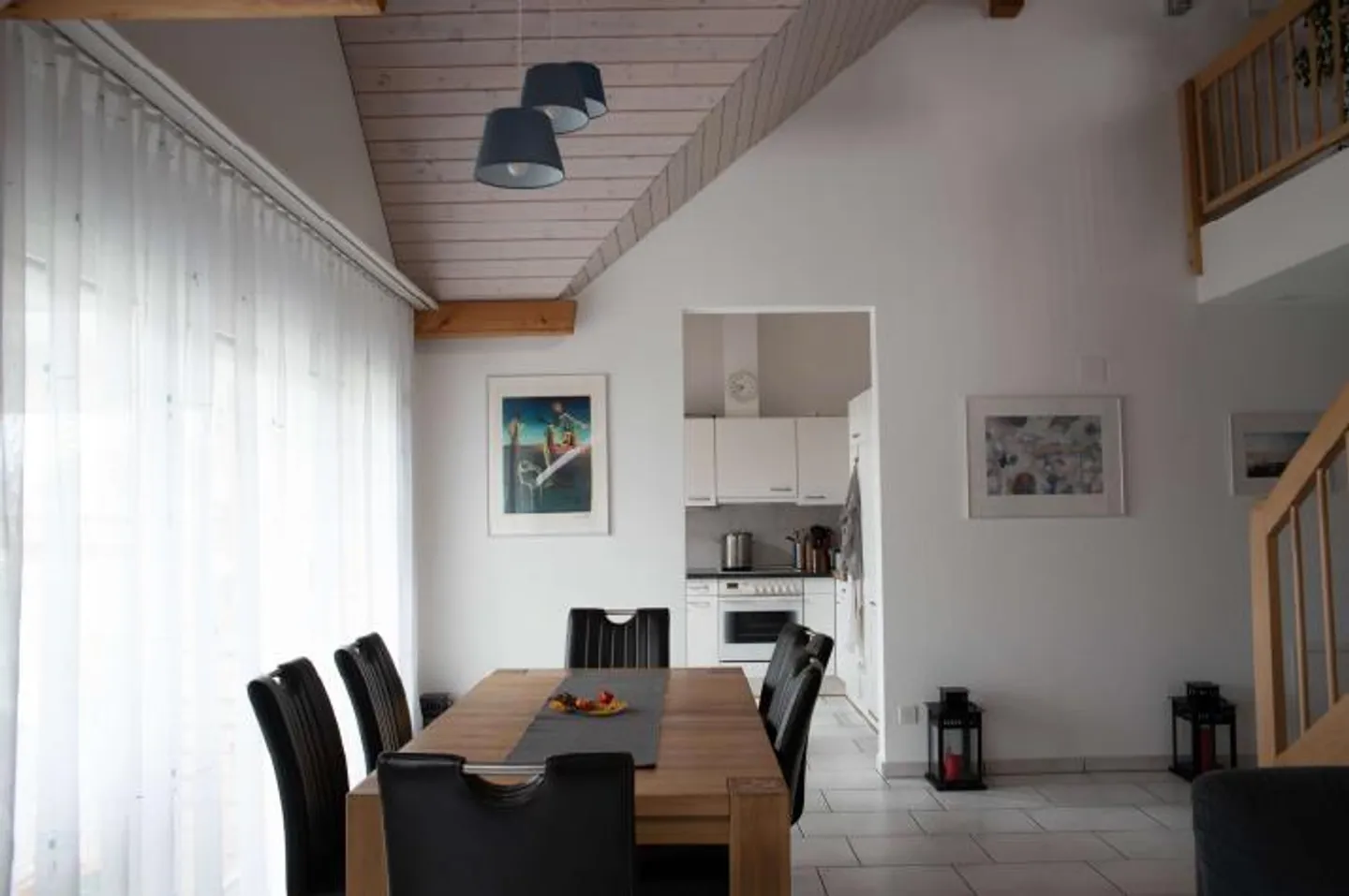 Appartement en penthouse lumineux et spacieux avec grande galerie dans un emplacement calme - Photo 2 sur 18