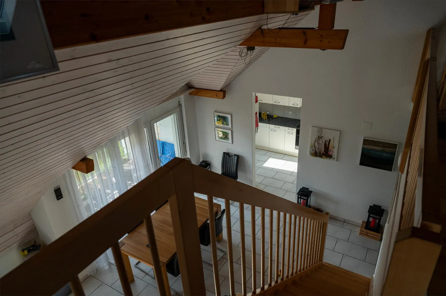 Appartement en penthouse lumineux et spacieux avec grande galerie dans un emplacement calme - Photo 4 sur 18