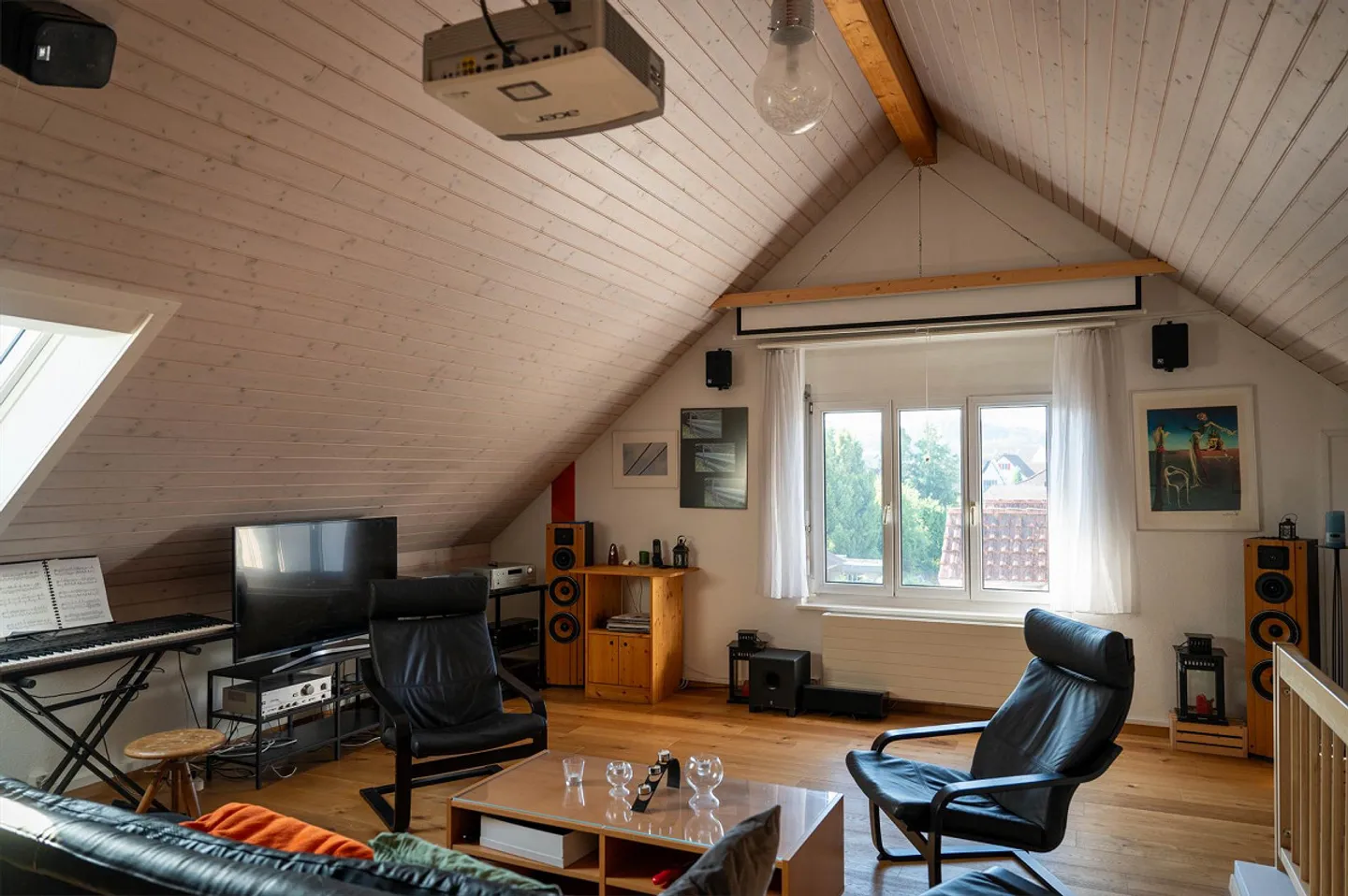 Appartement en penthouse lumineux et spacieux avec grande galerie dans un emplacement calme - Photo 7 sur 18