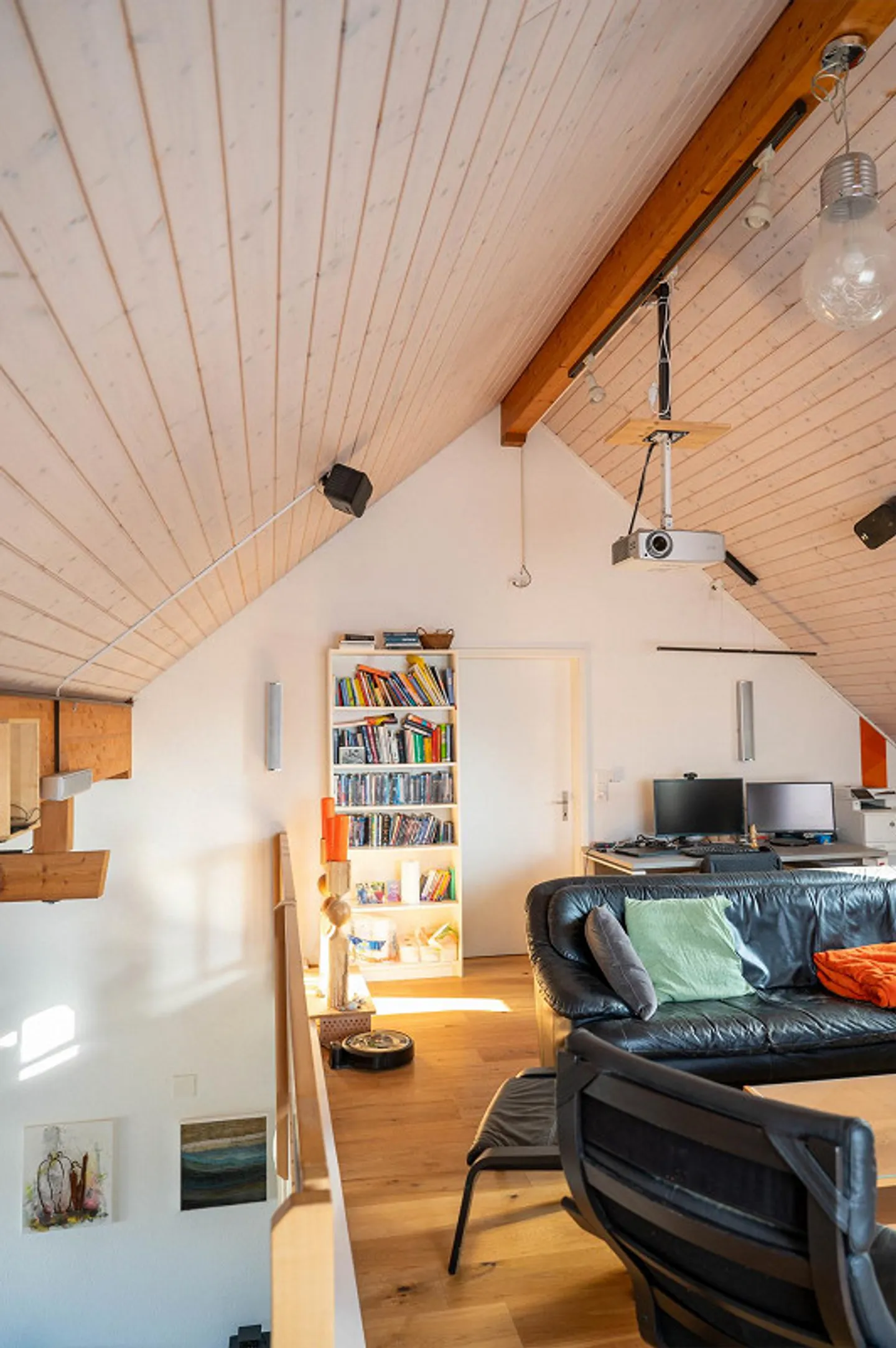 Appartement en penthouse lumineux et spacieux avec grande galerie dans un emplacement calme - Photo 8 sur 18