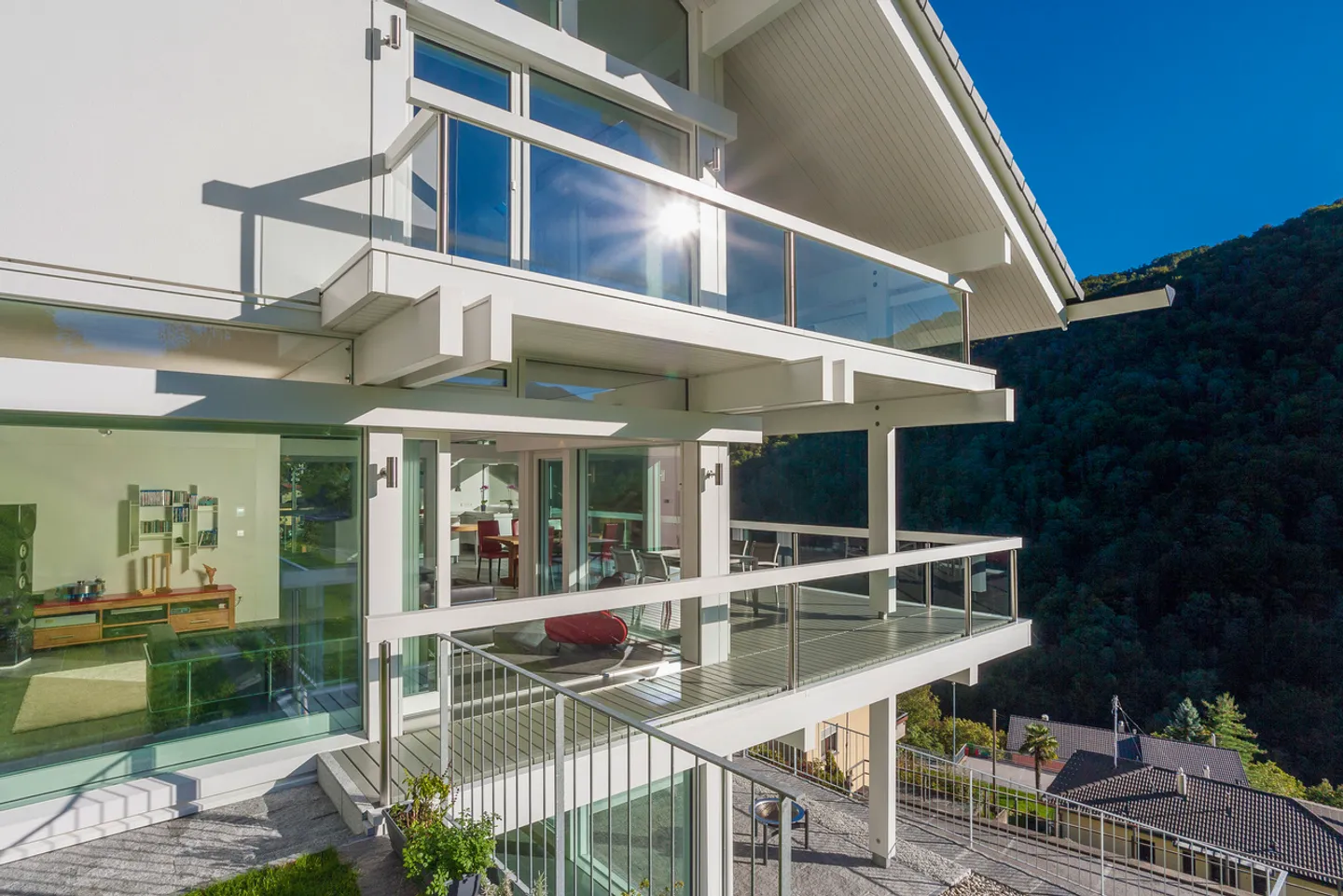 Luxury and Design Oasis: Villa with 360° Panoramic View - Photo 6 of 20