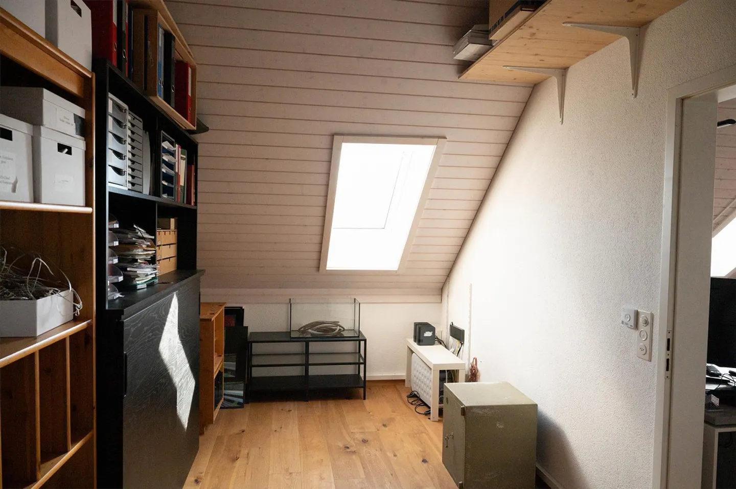 Appartement en penthouse lumineux et spacieux avec grande galerie dans un emplacement calme - Photo 9 sur 18