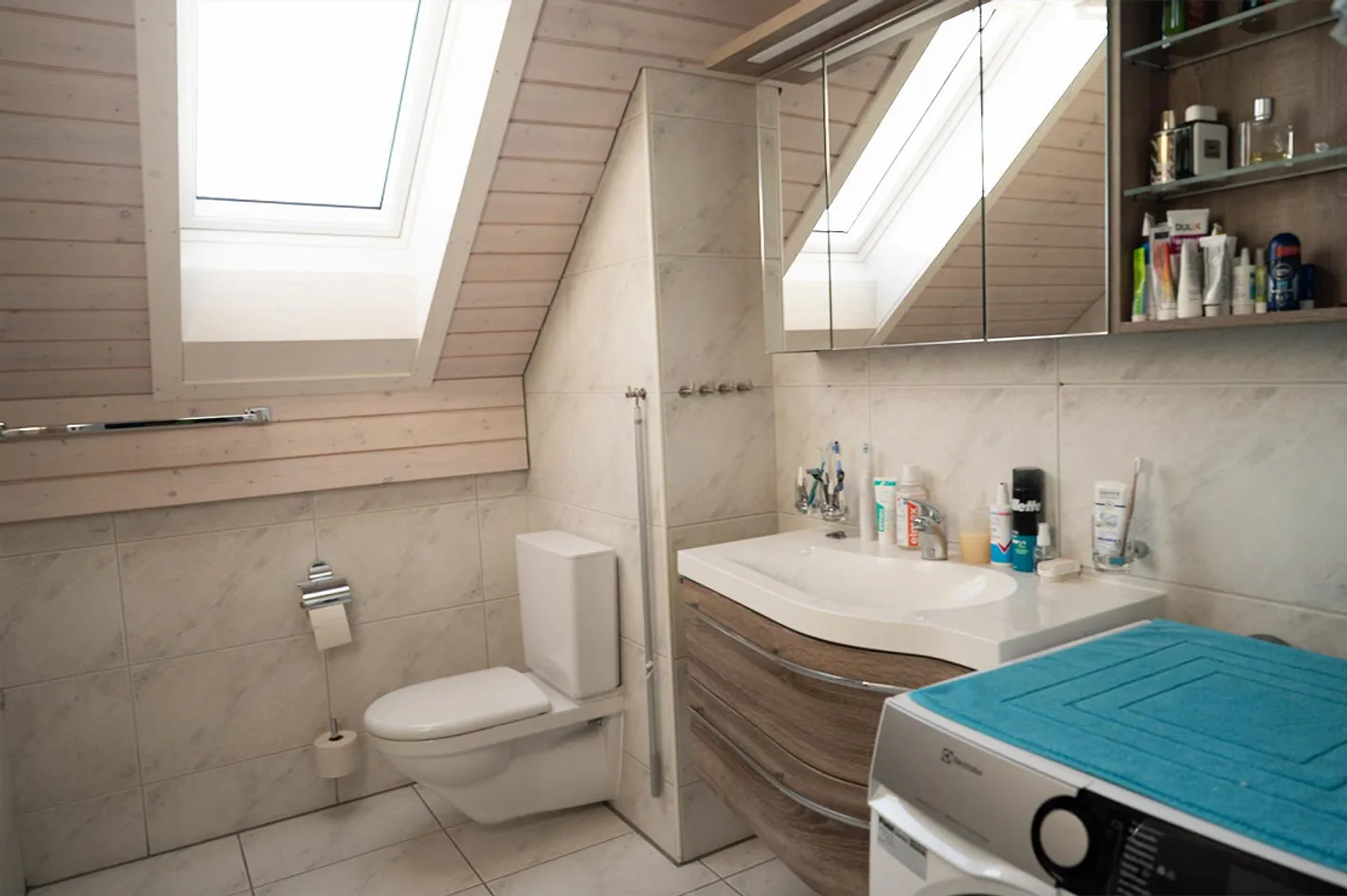 Appartement en penthouse lumineux et spacieux avec grande galerie dans un emplacement calme - Photo 13 sur 18
