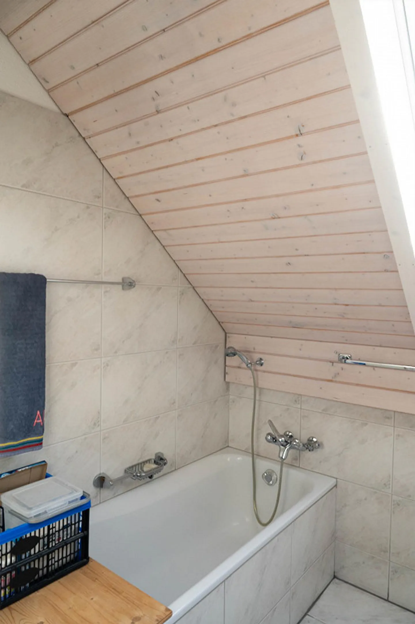 Appartement en penthouse lumineux et spacieux avec grande galerie dans un emplacement calme - Photo 14 sur 18