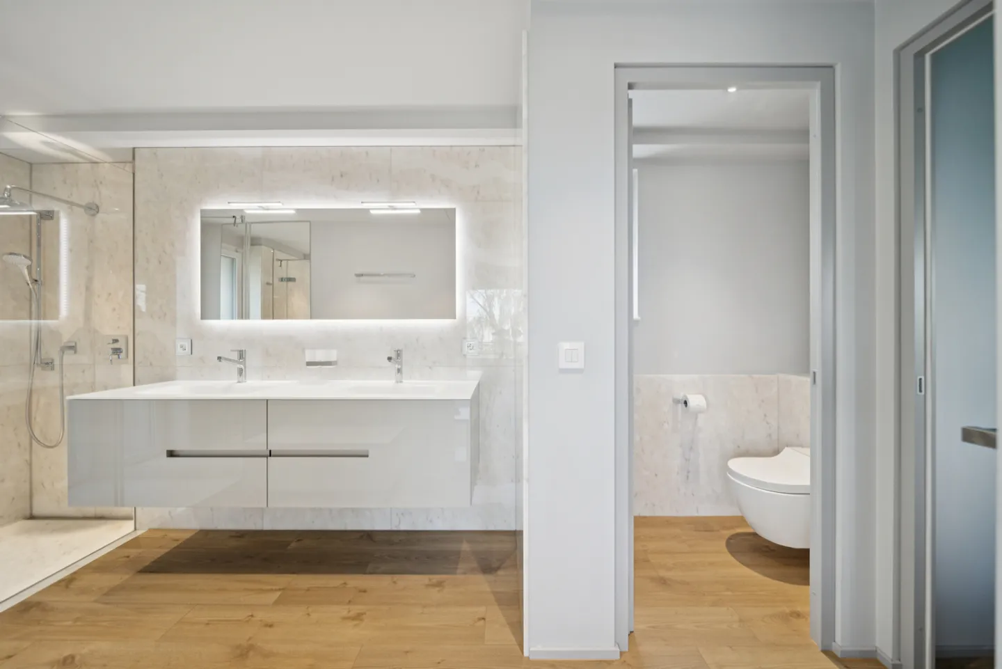 Architektenvilla mit Aussicht und Pool - Foto 10 von 16