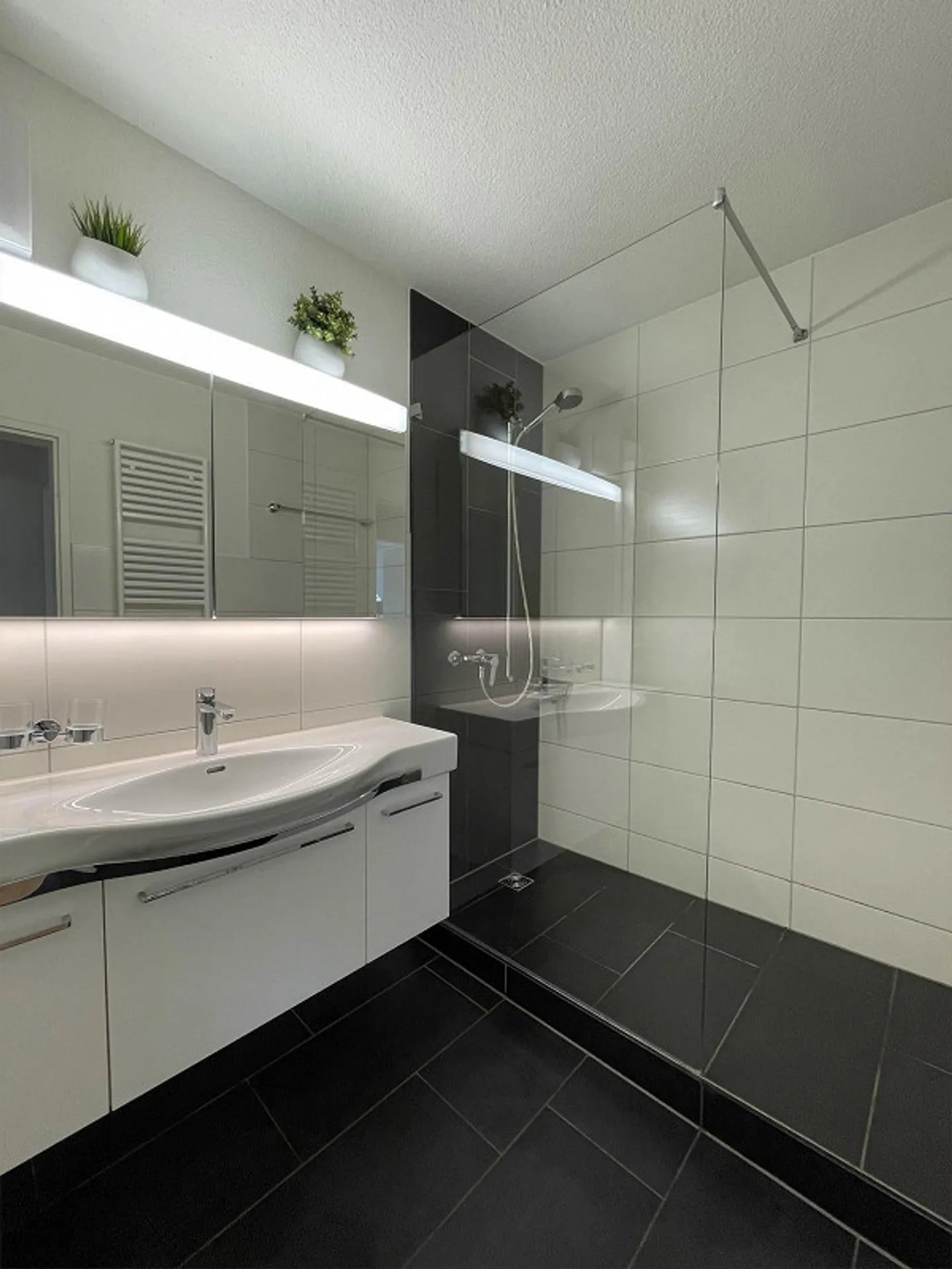 Moderno appartamento con giardino di 3,5 stanze con molta privacy - Foto 7 di 16