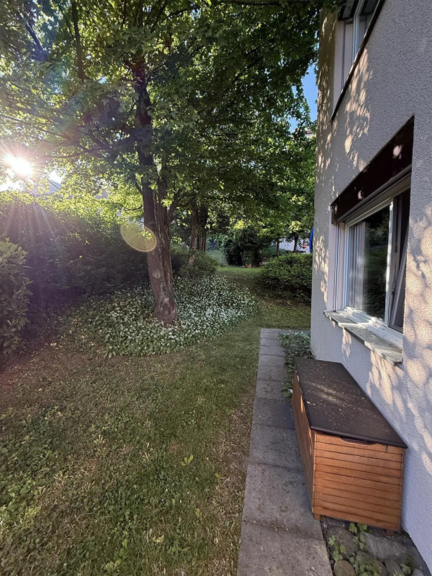 Moderno appartamento con giardino di 3,5 stanze con molta privacy - Foto 16 di 16