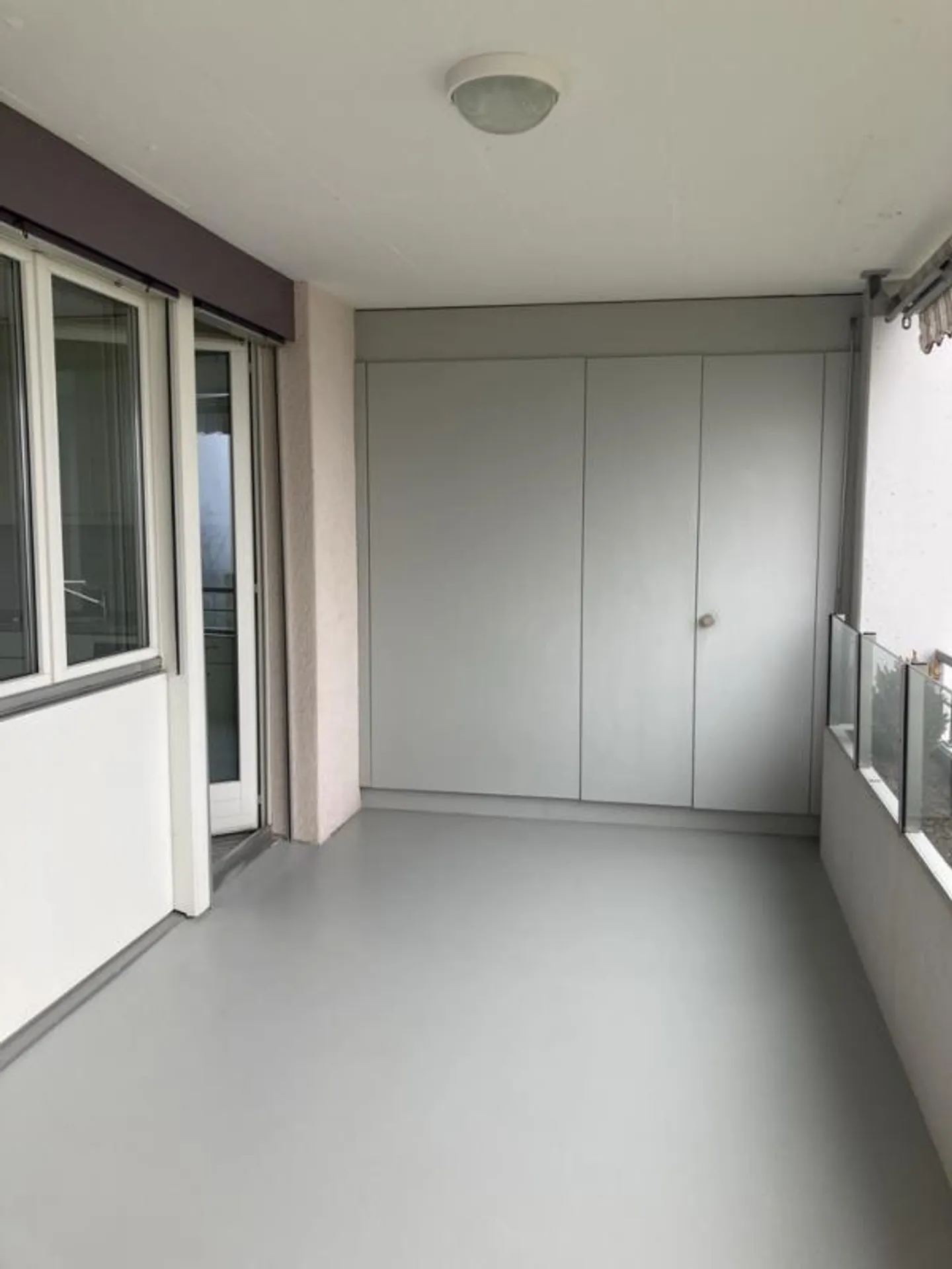 Affordable apartment with a view of greenery - Photo 3 of 5