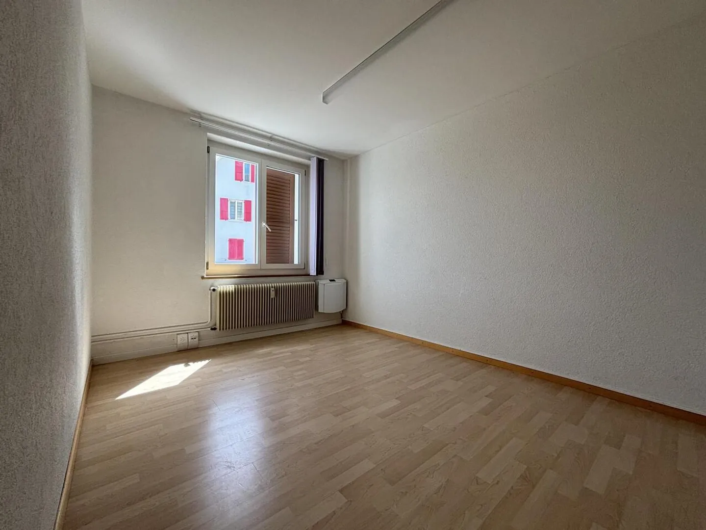 Schöne 4-Zimmer-Wohnung im Herzen von Tavannes - Foto 3 von 9