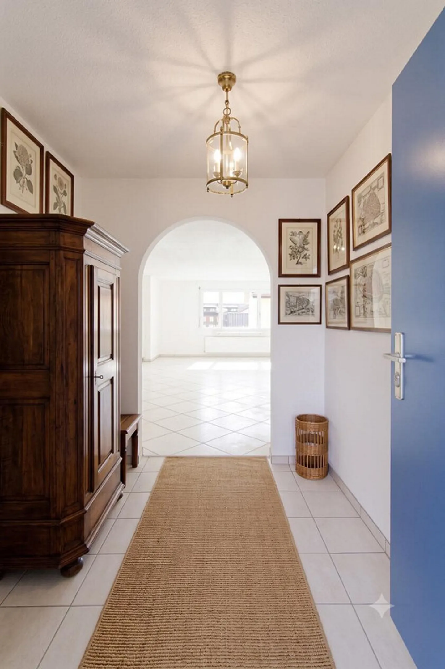 3.5-room apartment, 1st floor with approx. 121 m² of living space and elevator - Photo 6 of 21