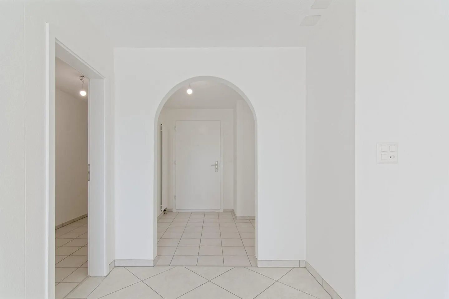 3.5-room apartment, 1st floor with approx. 121 m² of living space and elevator - Photo 7 of 21
