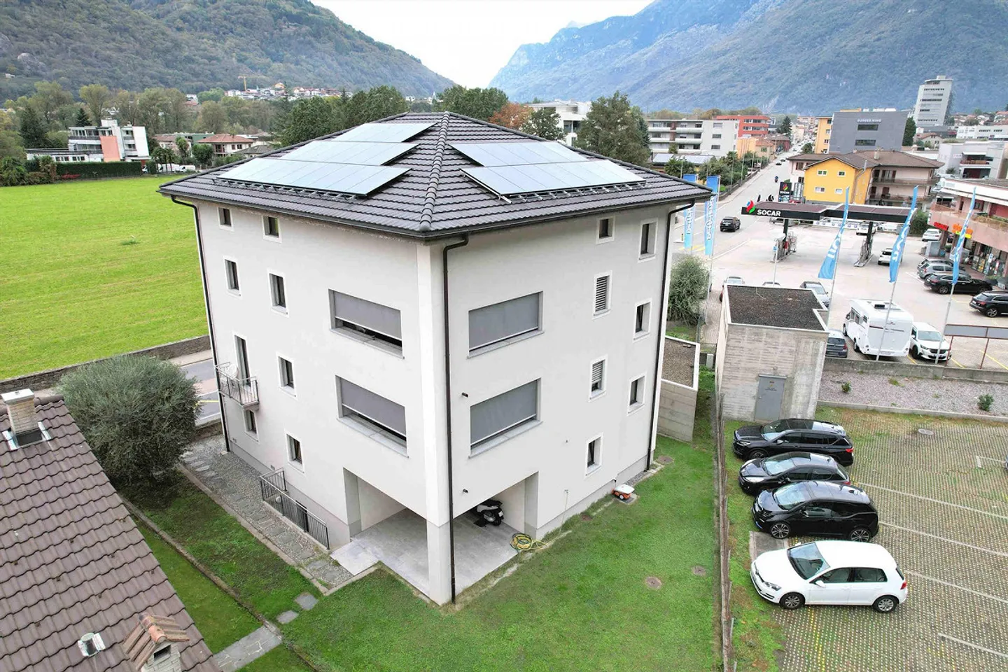 Vollständig renoviertes Haus: 2 Wohnungen und Büro in einer strategischen Lage - Foto 1 von 14