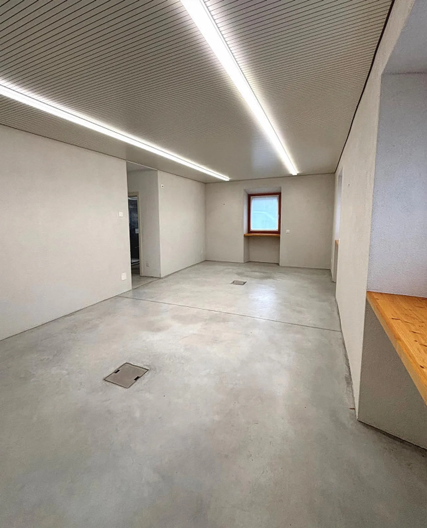 Vollständig renoviertes Haus: 2 Wohnungen und Büro in einer strategischen Lage - Foto 4 von 14