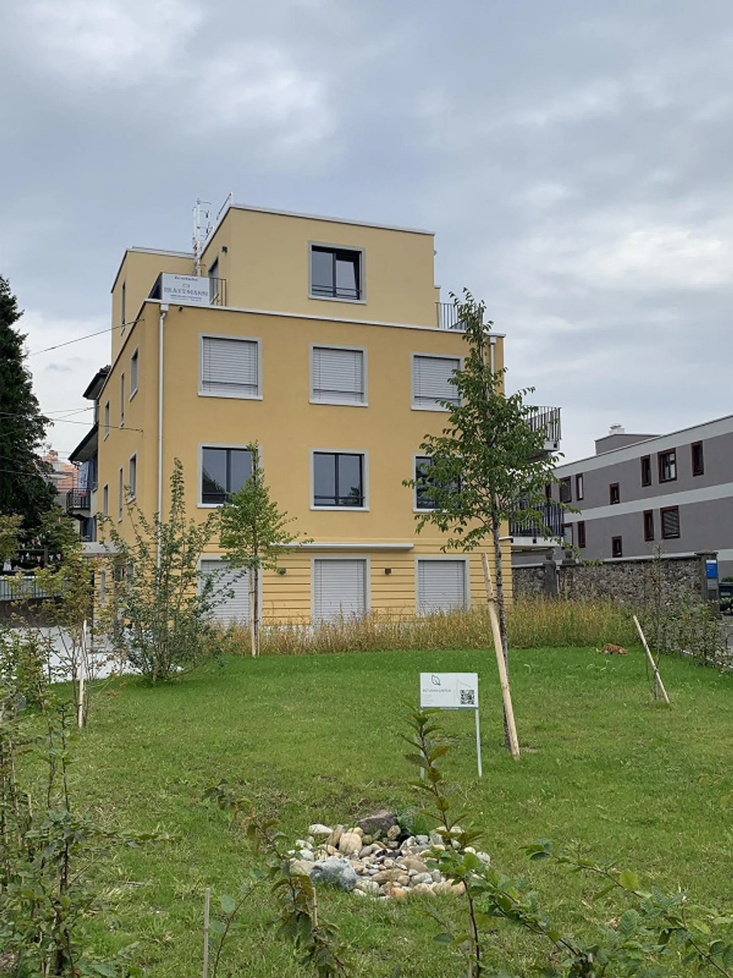 Exclusive Living in the Center of Höngg - Shopping and Public Transport Right Next Door - Photo 5 of 26