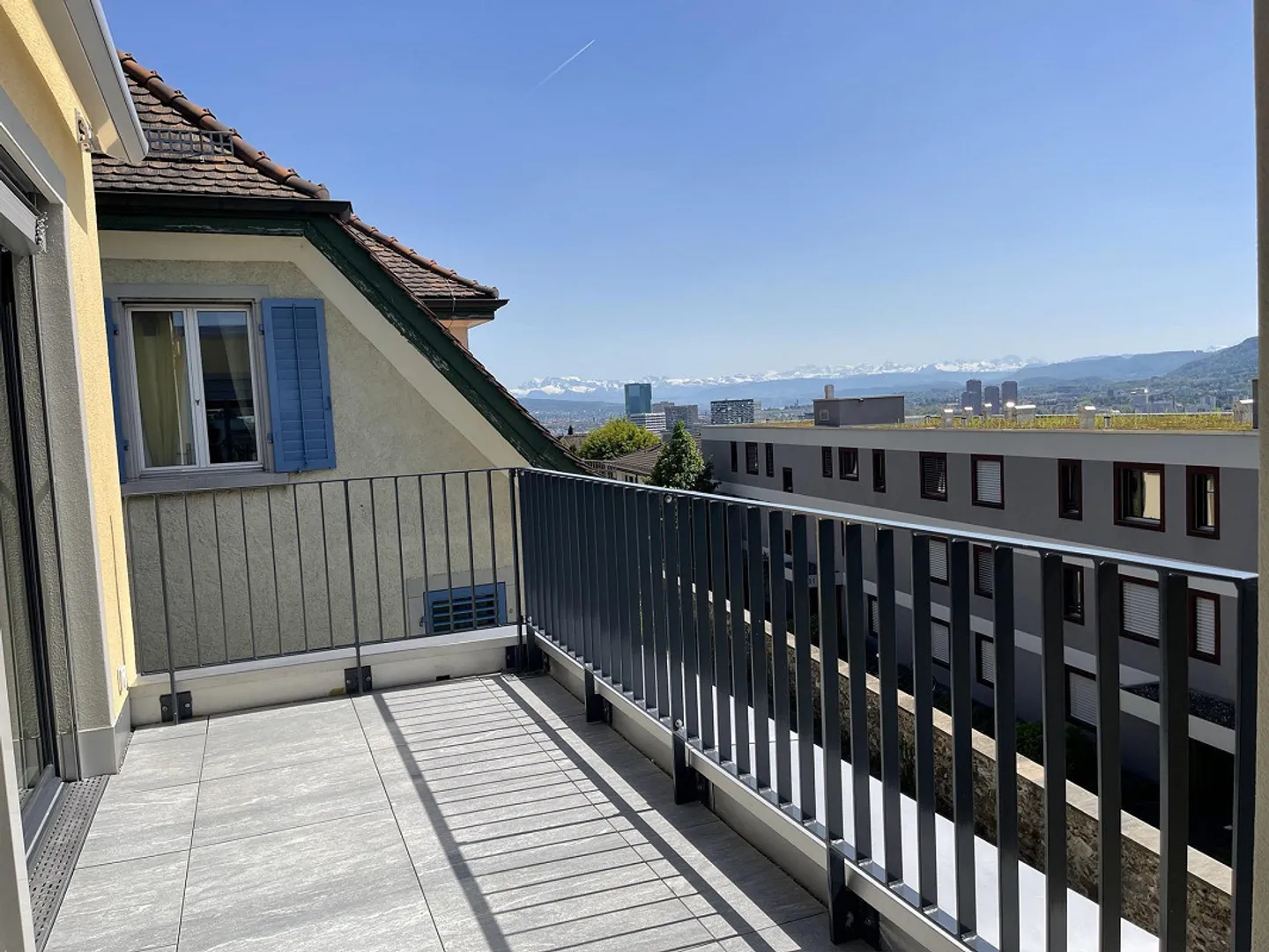 Exclusive Living in the Center of Höngg - Shopping and Public Transport Right Next Door - Photo 11 of 26