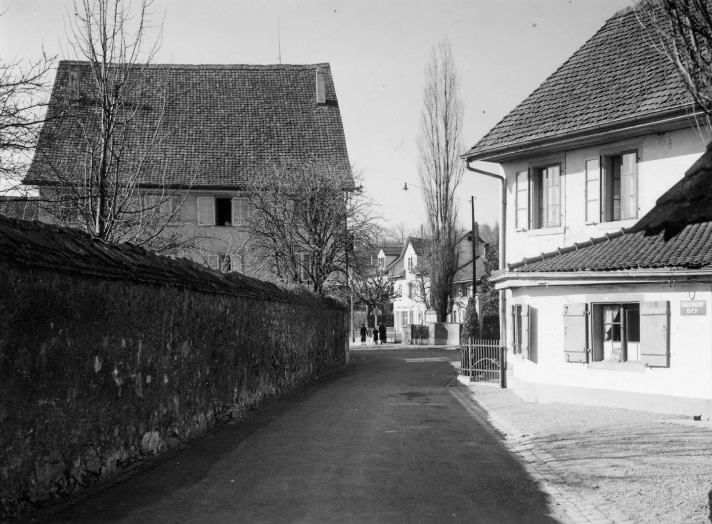 Exclusive Living in the Center of Höngg - Shopping and Public Transport Right Next Door - Photo 7 of 26