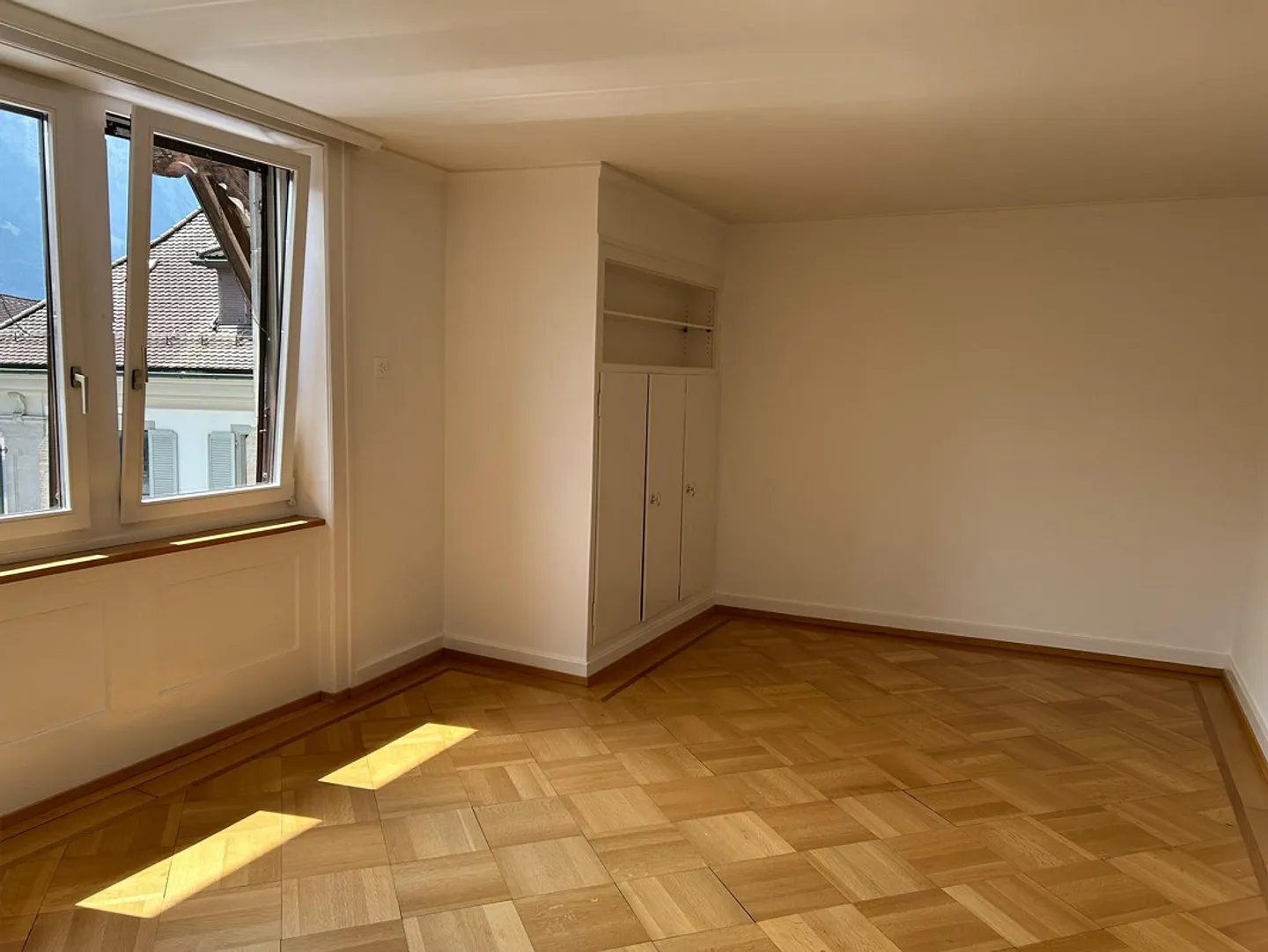 Appartement central de 4 pièces avec jardin privé, machine à laver et équipements modernes avec VUE INCROYABLE SUR LES MONTAGNES - Animaux acceptés - Photo 6 sur 11