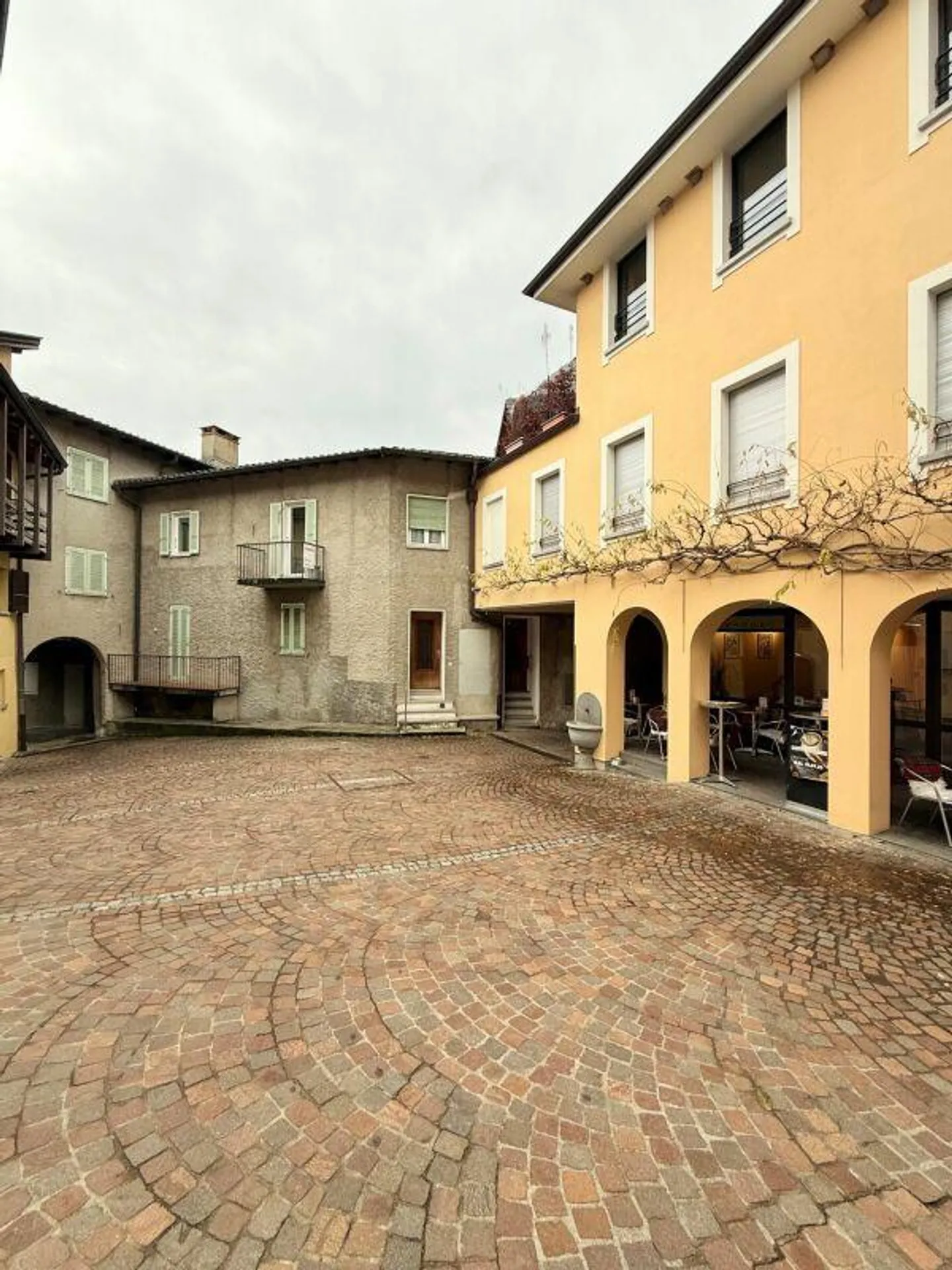 4,5 camere nel cuore di Montagnola - Foto 1 di 7