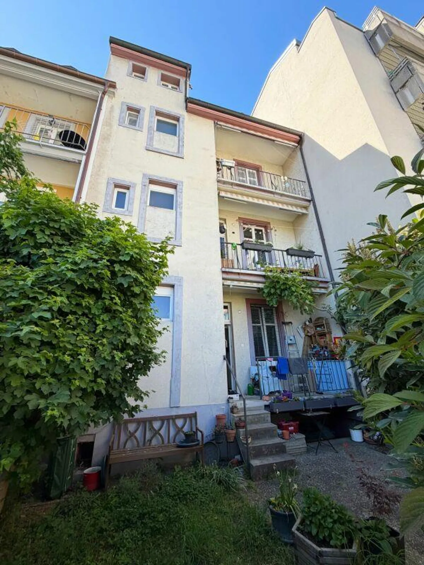 Multi-family house with 4 apartments in the popular Iselin district - Photo 3 of 17