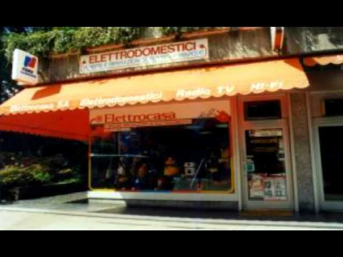 Shop/Store - Photo 2 of 4