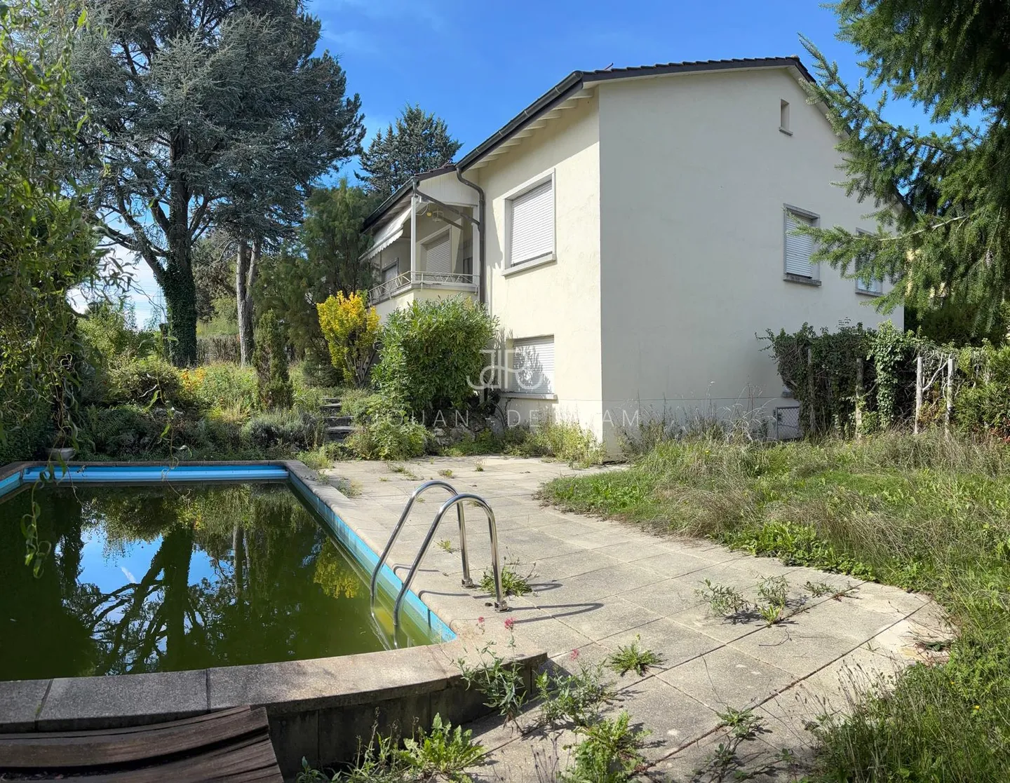 Property with High Potential? Individual House and Pool to Renovate, on a Plot - Photo 4 of 8