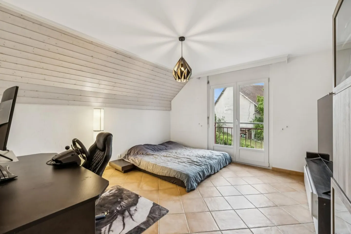 Duplex di 5,5 stanze con grande spazio indipendente - Foto 4 di 13