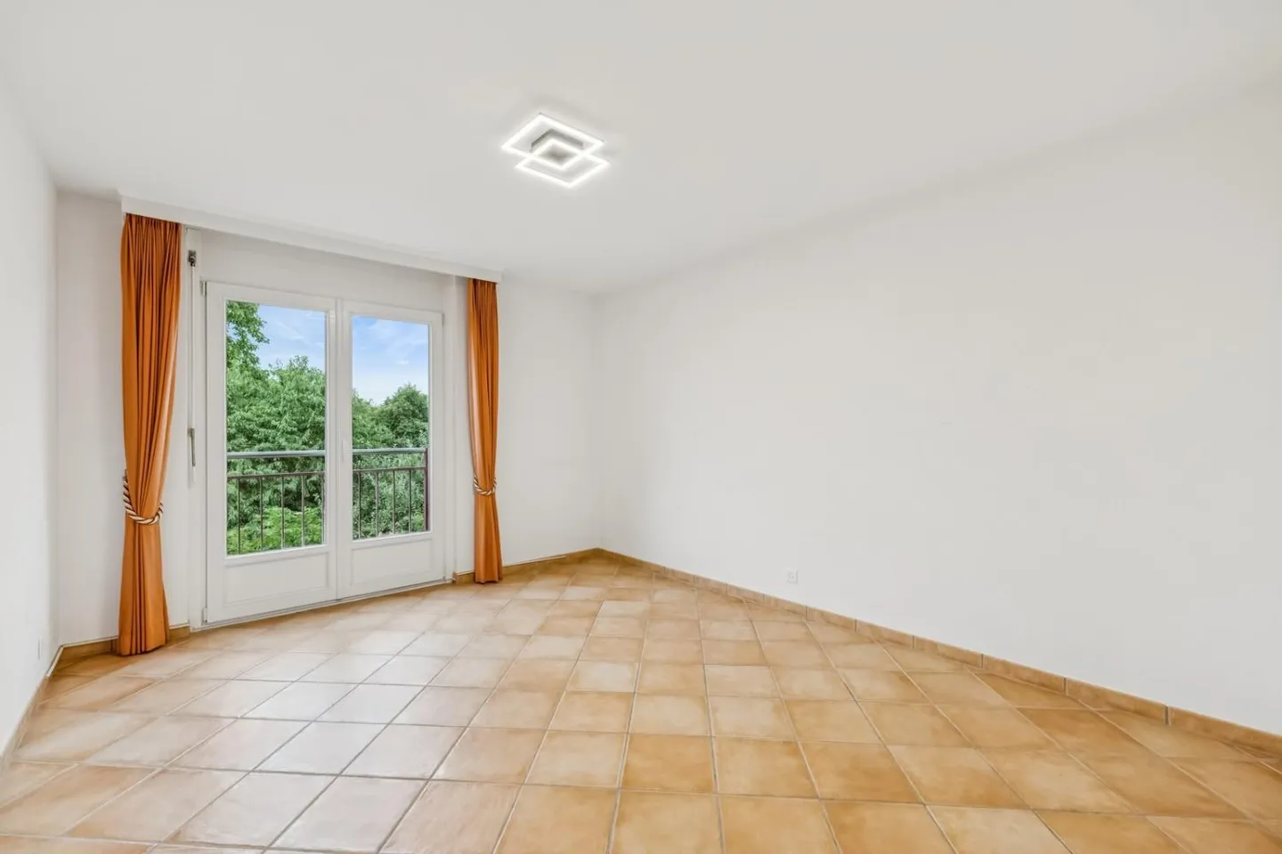 Duplex di 5,5 stanze con grande spazio indipendente - Foto 8 di 13