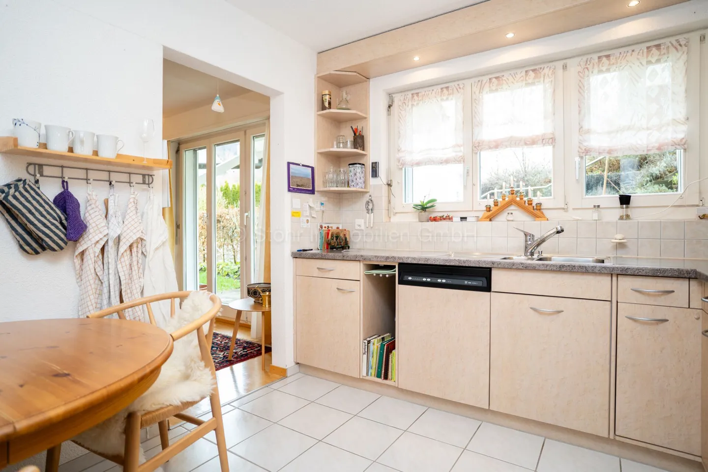 Well-maintained 5.5-room semi-detached single-family house - Photo 4 of 23