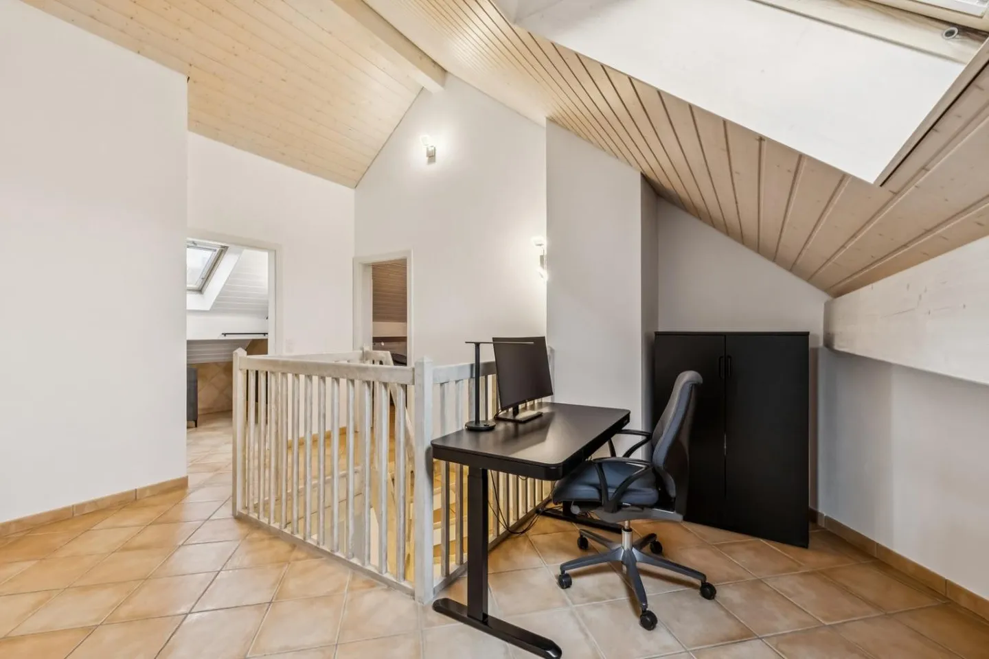 Duplex di 5,5 stanze con grande spazio indipendente - Foto 10 di 13